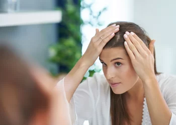 How to use rosemary to improve the health of your scalp and hair