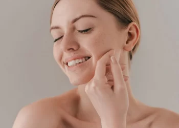 From Plate to Perfect Skin: The Top 5 Delicious and Nutritious Foods for a Naturally Radiant Glow!