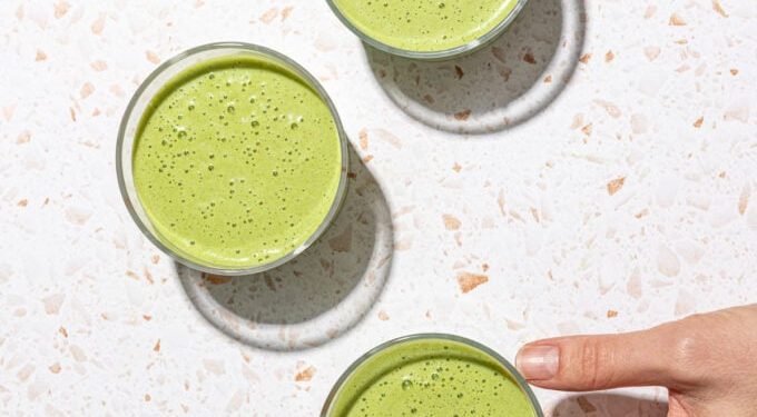 Glowing Green Protein Smoothie (21g)