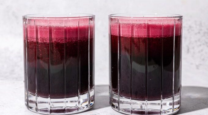 Blender Raw Beet + Fresh Ginger Juice
